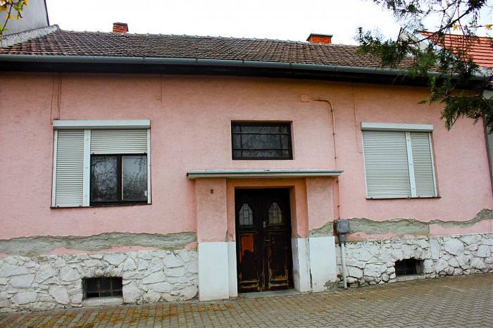 A soproni ház homlokzata